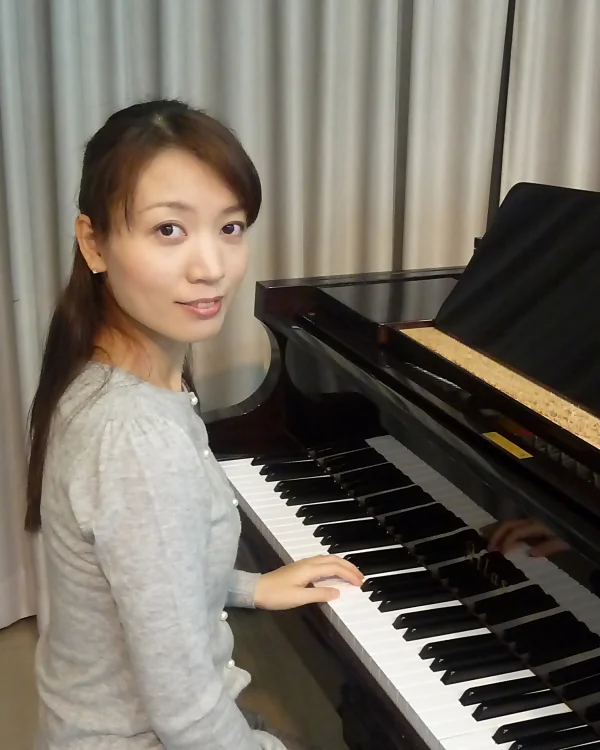 ピアノ講師